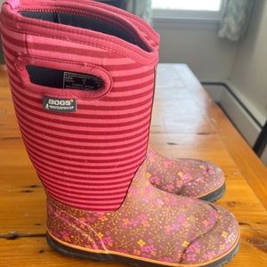 Bog boots youth size 6